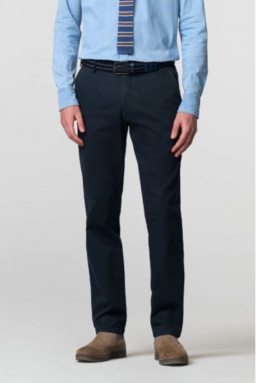 New York Modern Fit Fine Texture Chino – Navy